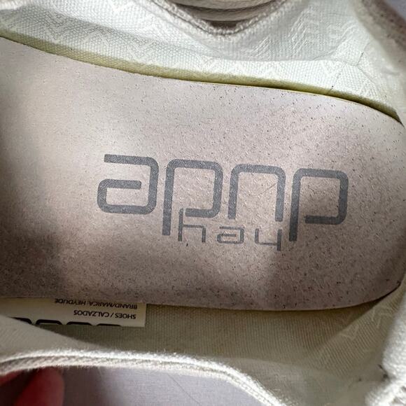 Hey Dude Wendy Chambray Shoes Light Grey 8 - Picture 2 of 10